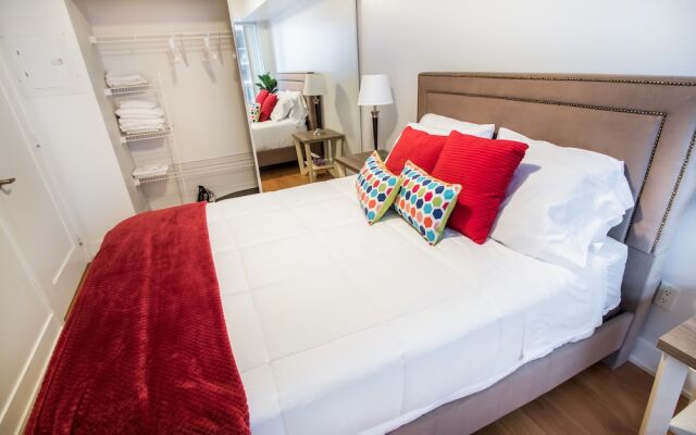 Delsuites Downtown Toronto Element