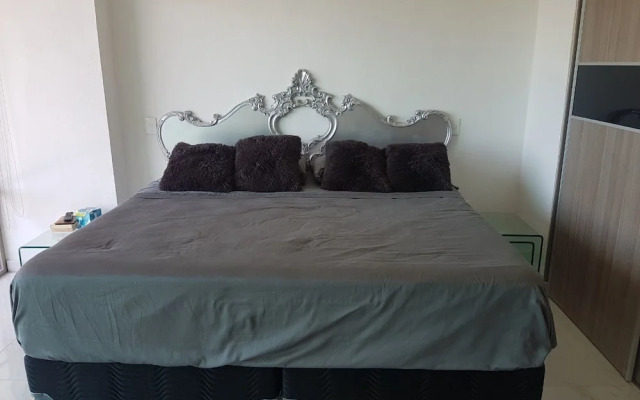 Isla Cuale Mountain View