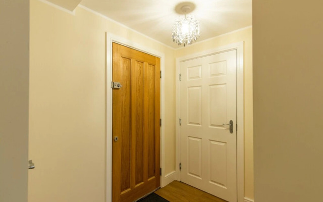 Velvet 2-bedroom Apartment Clock House - Hoddesdon