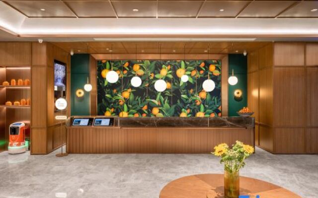 Orange Hotel (Wuhan Hankou Station Fanhai CBD Store)