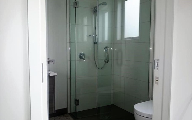 Cosy Mangawhai House – Bathroom – Mangawhai Heads