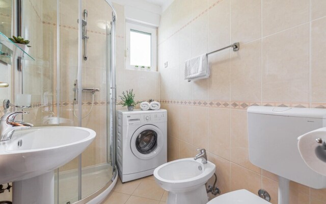 Nice Apartment in Porec With 2 Bedrooms and Wifi
