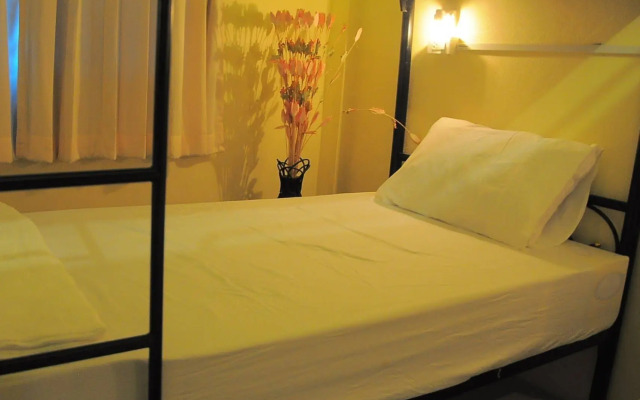 Seventeen Hostel