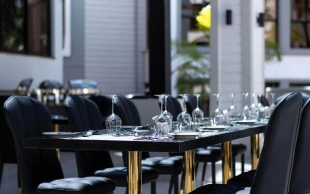 Cysuites Apartment Hotel