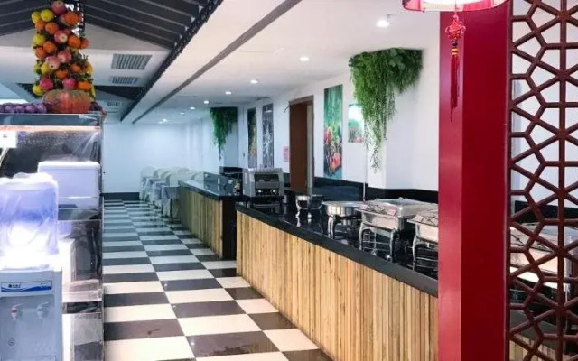 Golden Holiday International Hotel
