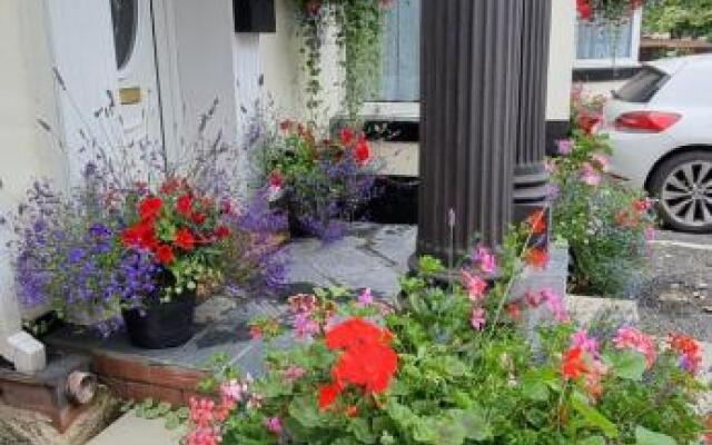 Aarondale Guest House