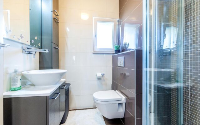 Amazing Apartment in Split With Wifi and 3 Bedrooms