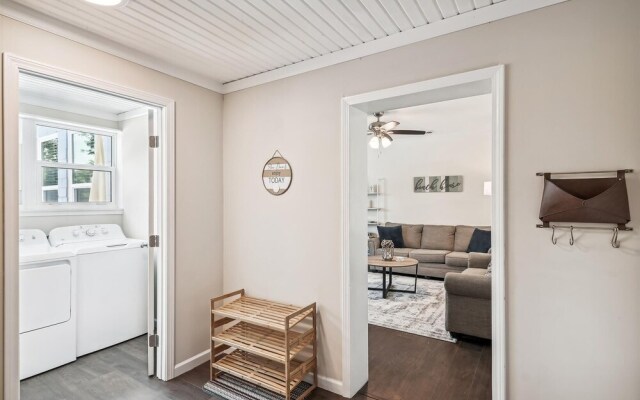 Cove Cottage - 3 Bedroom w/Private Pool. Sleeps 6. Quiet Community, Close to Fishing Marinas. 3 Home by RedAwning