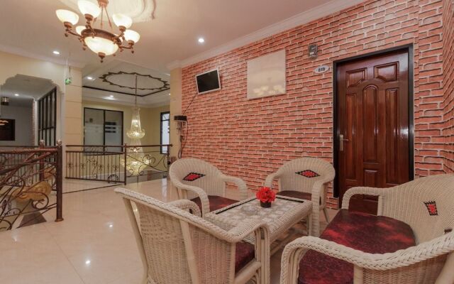 RedDoorz Plus near Pantai Malalayang Manado