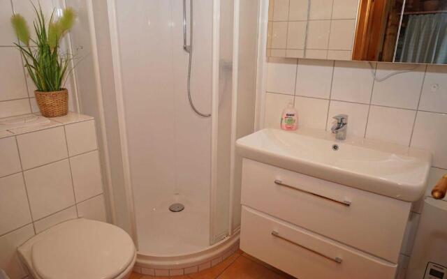 grosse sonnige Terrasse mit Markis