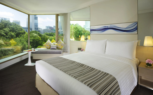 The Royal Pacific Hotel & Towers