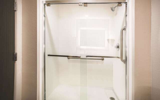 La Quinta Inn & Suites by Wyndham Dallas - Richardson