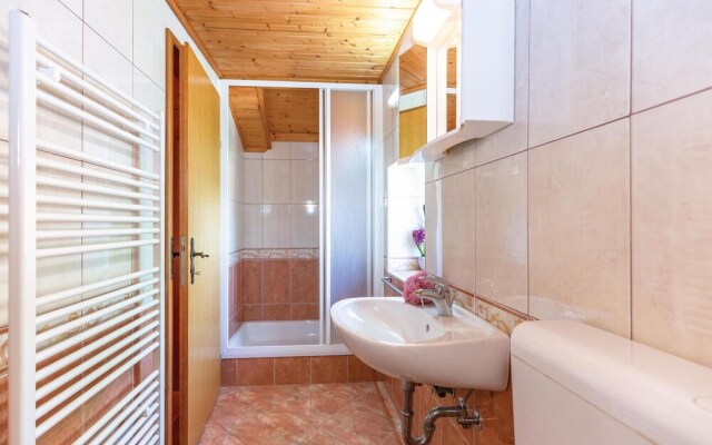Amazing Home in Tucepi With Wifi and 2 Bedrooms
