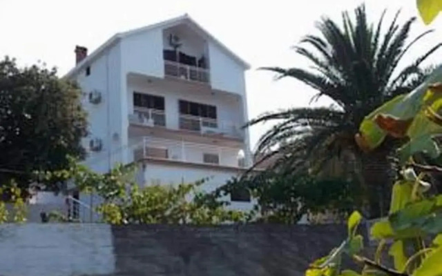 Raviola Apartments