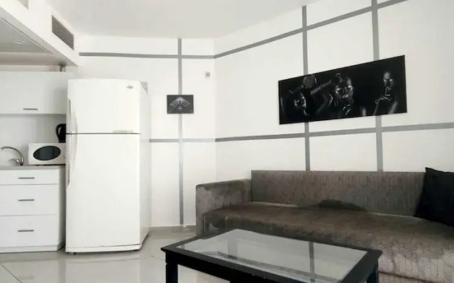 SHaYaSH apartments Leonardo Bat-Yam