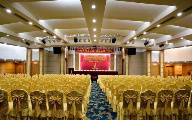City Hotel