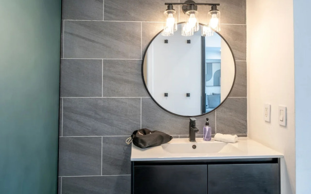 Apartments at 100 Collins