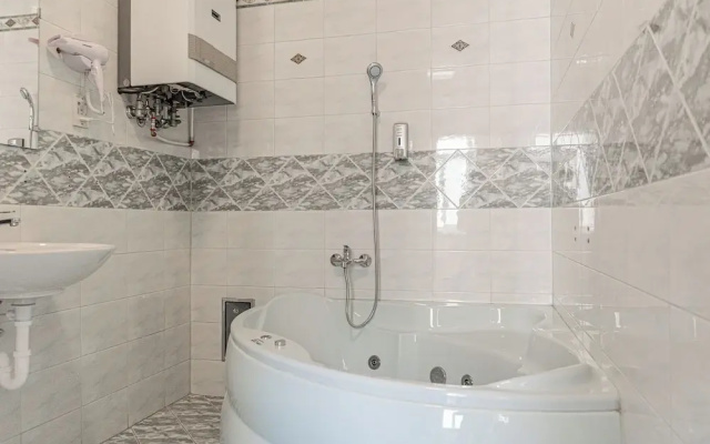 4 Apartments Near AKH Hospital Sleeps 19