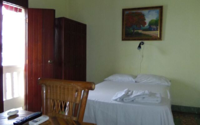 Class Colonial Aparta Hotel