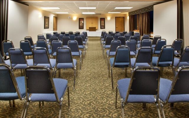 Links Bos Landen Hotel & Spa of Pella, Trademark by Wyndham