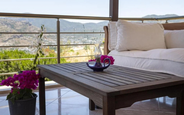 3 BR Comfy House with Peaceful View in Yalikavak