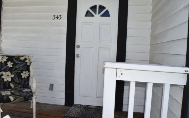 343 Hinds 2 Bedroom Cabin by Redawning