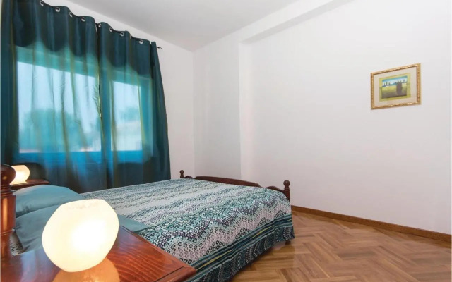 Apartment Sad Cr