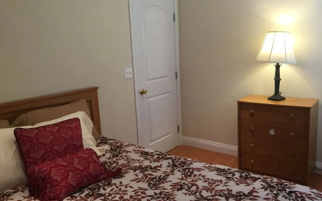 Nice 2 Bedroom in Burbank