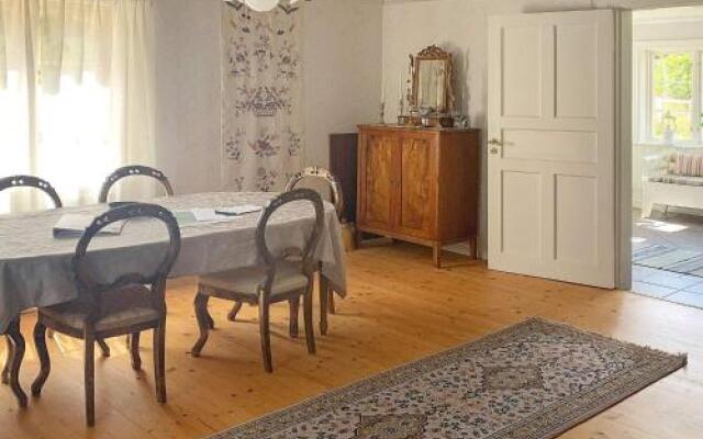 Three-Bedroom Holiday home in Gamleby 2