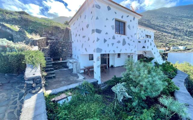 Casa rural con BBQ, Wifi y inolvidable vista a océano, El Hierro