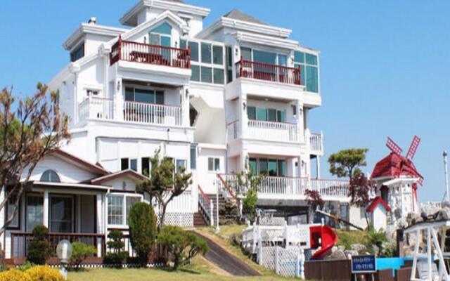 Human Valley Pension