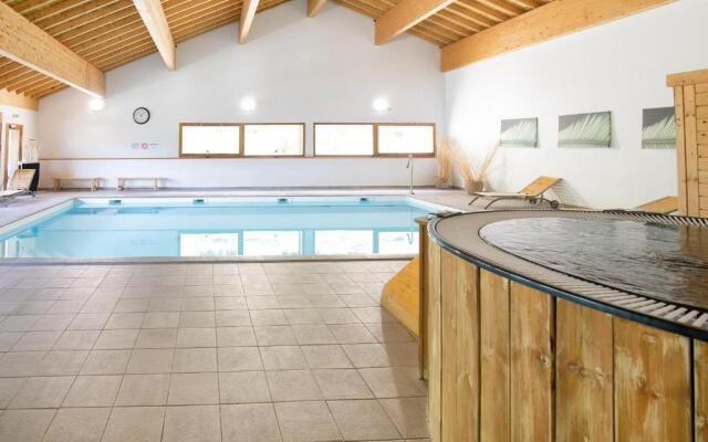 Le Hameau SPA & PISCINE appartement 3 pieces 6pers by Alpvision Residences