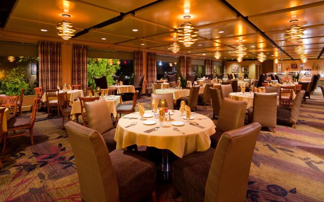 Crowne Plaza Minneapolis West by IHG