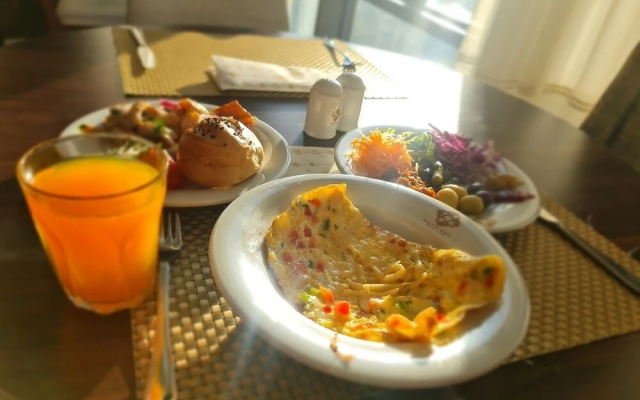 Golden Rose Hotel & Spa