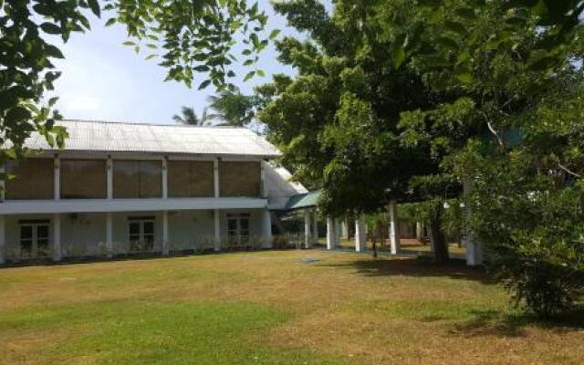 Thilini Holiday Inn