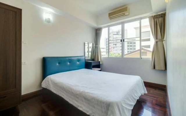 Le Vanvarothai Saladaeng Residence