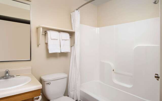 WoodSpring Suites Chicago Darien