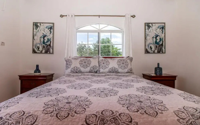 Runaway Bay Gem in Runaway Bay