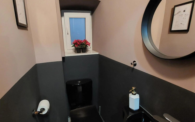 Modern&Private,Main Square-4Min Walk,Chic Apt 2