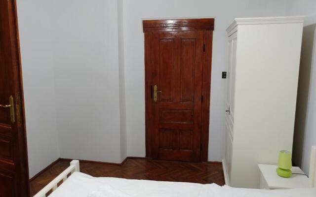 Old Town Unirii Square Damaris apartment