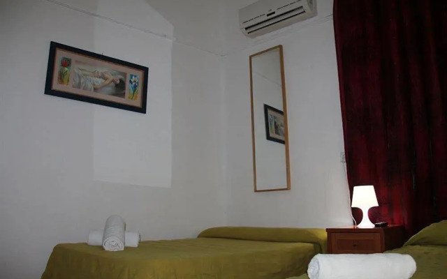 Casa De Huespedes Lemus