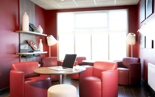 Campanile Valenciennes Ouest - Petite Foret