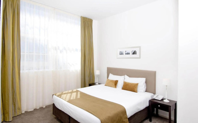 Quest on London – Guest Rooms – Hamilton