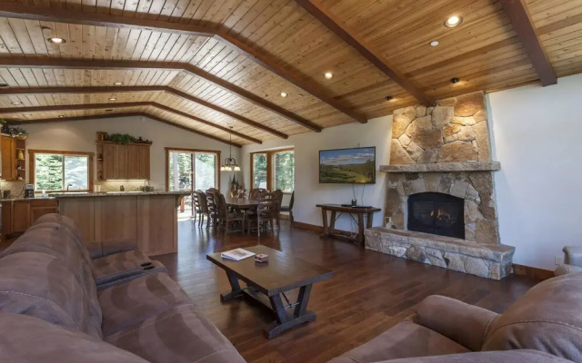 Shelton Kingswood Luxury Home By RedAwning