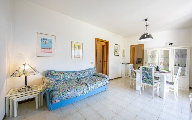 Lella Apartment Front Beach Garda Lake