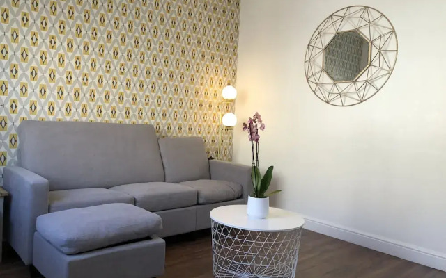 Modern 3 bedrooms house with 6 guests