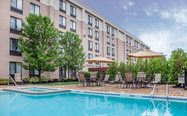 Comfort Inn & Suites Somerset - New Brunswick