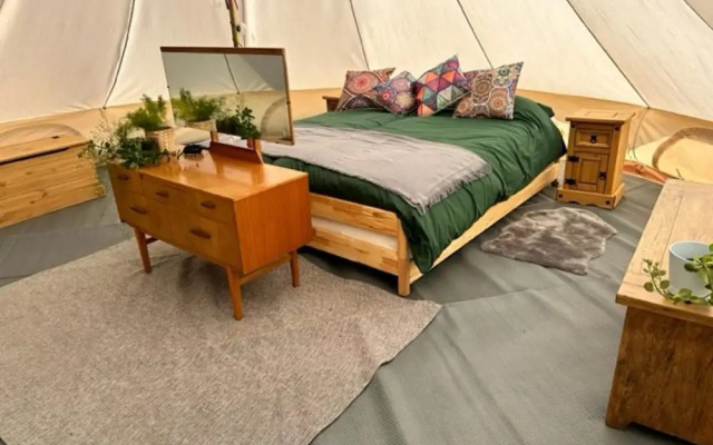 Walltree House Glamping - Bell Tent