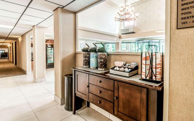 Comfort Inn & Suites Alexandria West