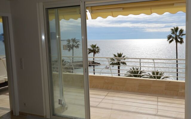 Wonderful seafront Apartment - 3-bedroom